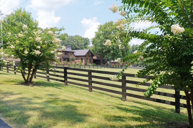 9862 Sam Donald Rd, Nolensville, TN 37135