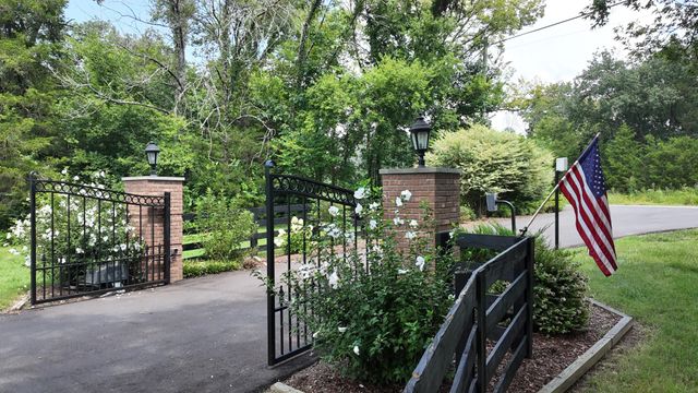 9862 Sam Donald Rd, Nolensville, TN 37135