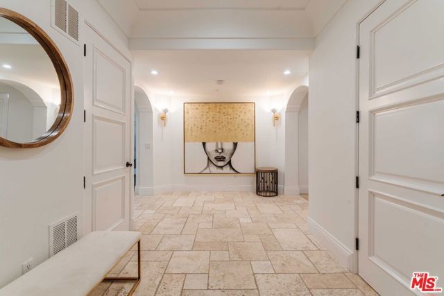 1835 Pandora Avenue 402, Los Angeles, CA 90025