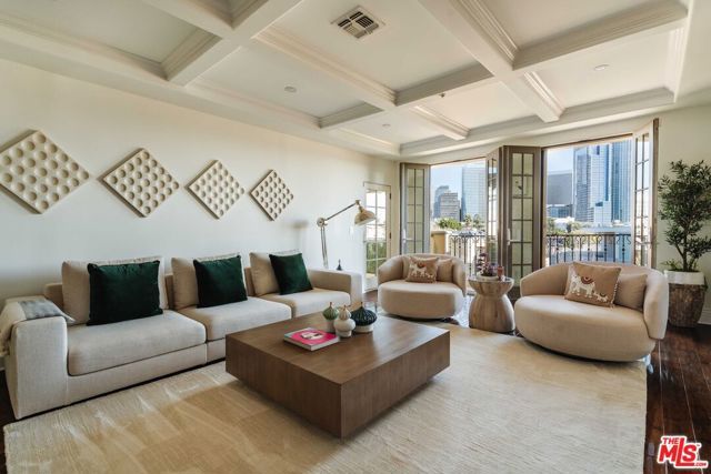 1835 Pandora Avenue 402, Los Angeles, CA 90025