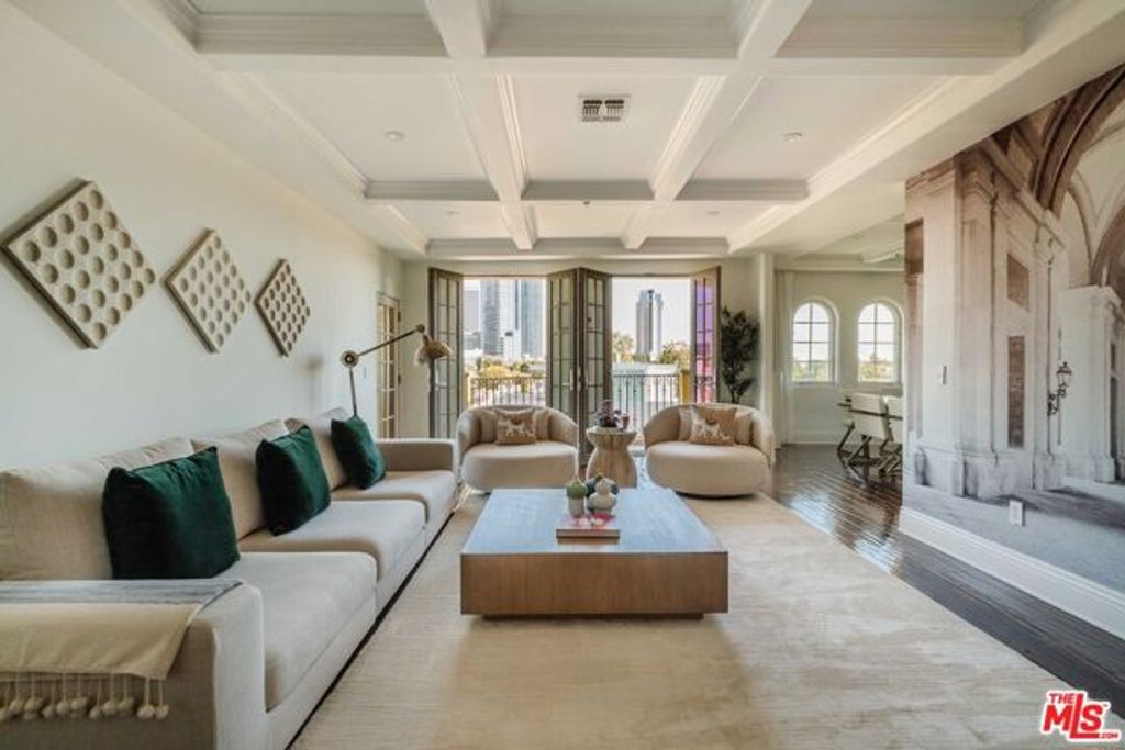 1835 Pandora Avenue 402, Los Angeles, CA 90025