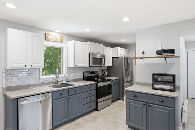55 Broadway Street, Westford, MA 01886