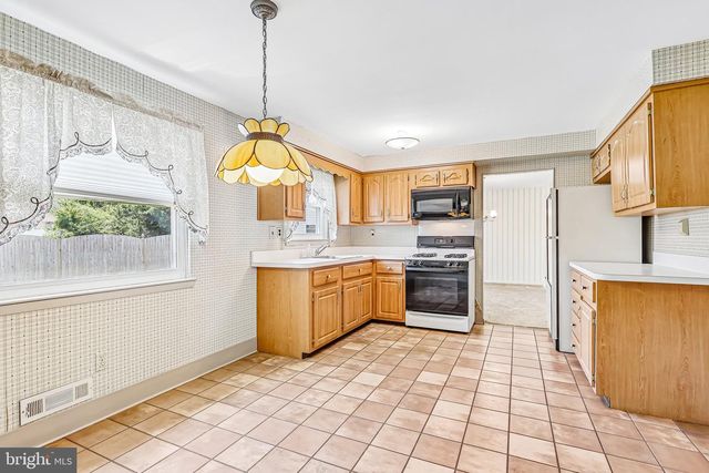 12 KEVIN WAY, Marlton, NJ 08053