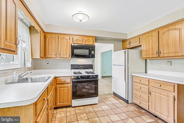12 KEVIN WAY, Marlton, NJ 08053