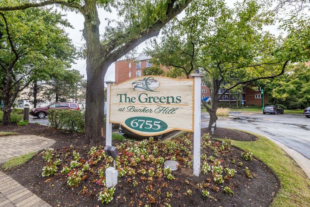 6755 N Milwaukee Avenue 505, Niles, IL 60714