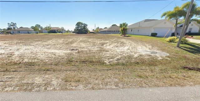 2416 NW 28th TER, Cape Coral, FL 33993