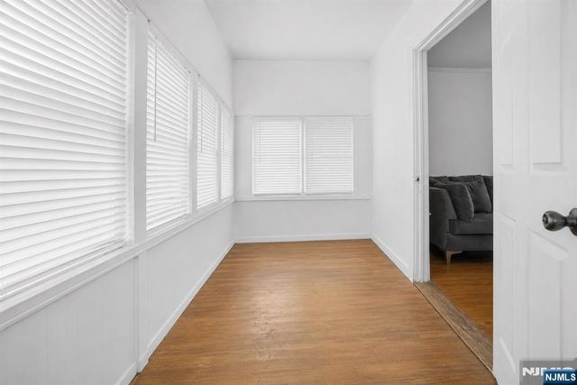 196 S 6th Street, Newark, NJ 07103