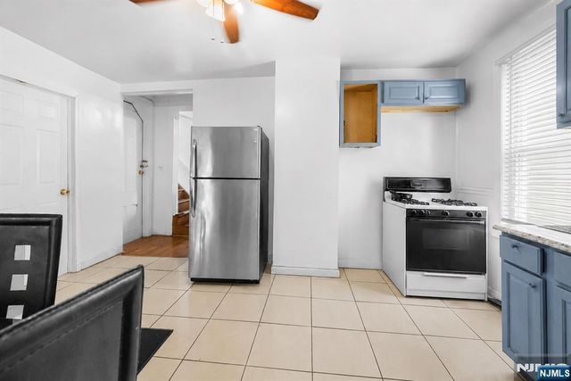 196 S 6th Street, Newark, NJ 07103