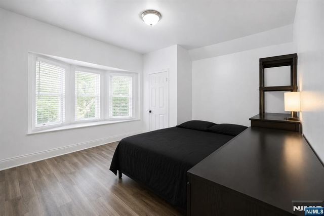 196 S 6th Street, Newark, NJ 07103