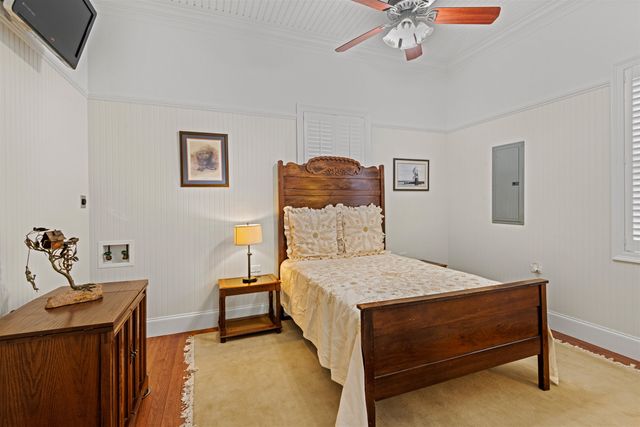 631 Verret St, Houma, LA 70360