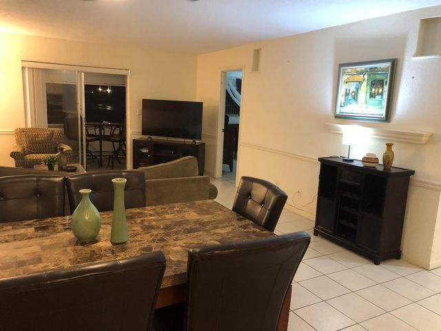 421 SW Natura Avenue E, Deerfield Beach, FL 33441