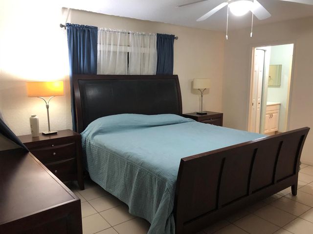 421 SW Natura Avenue E, Deerfield Beach, FL 33441