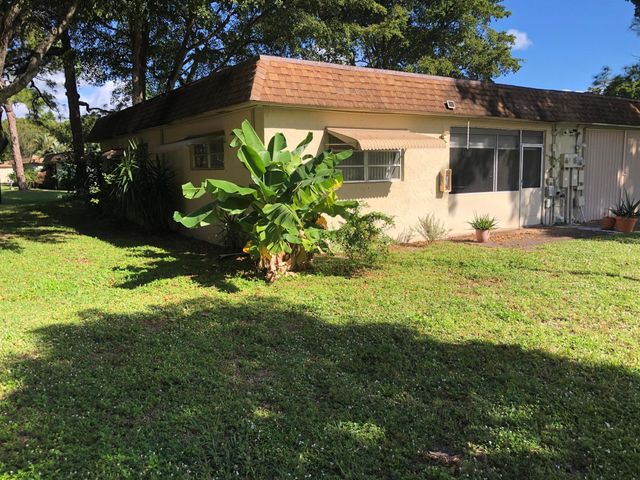 421 SW Natura Avenue E, Deerfield Beach, FL 33441