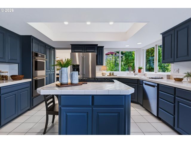 6850 APOLLO Rd, West Linn, OR 97068