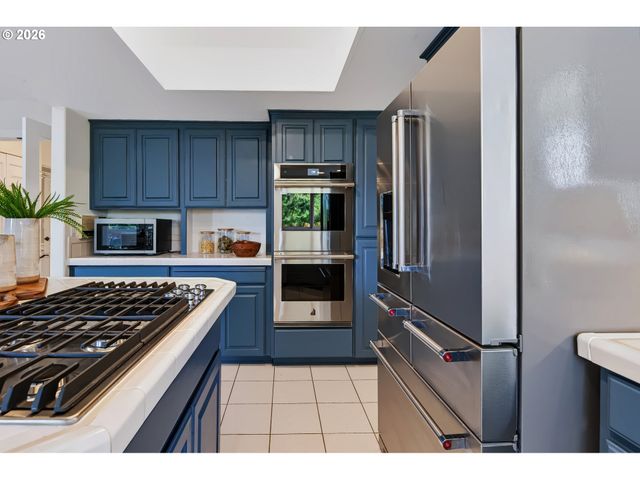 6850 APOLLO Rd, West Linn, OR 97068