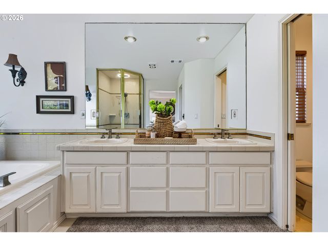 6850 APOLLO Rd, West Linn, OR 97068