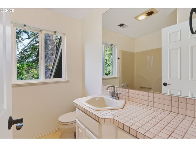 6850 APOLLO Rd, West Linn, OR 97068