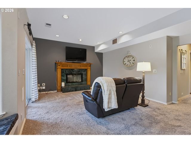 6850 APOLLO Rd, West Linn, OR 97068