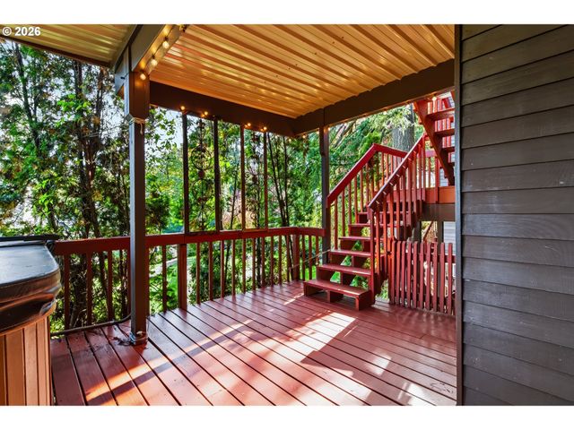 6850 APOLLO Rd, West Linn, OR 97068