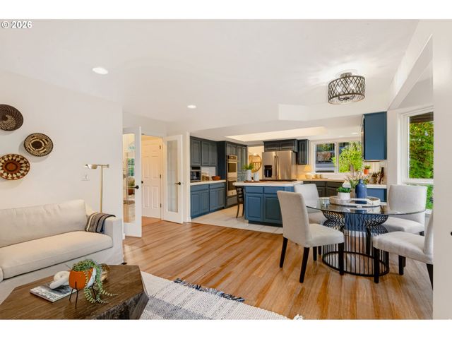 6850 APOLLO Rd, West Linn, OR 97068