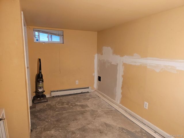 11 Edgewood Avenue, Farmingville, NY 11738