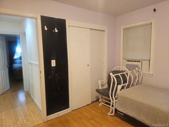 11 Edgewood Avenue, Farmingville, NY 11738