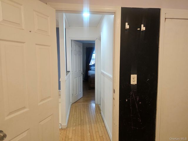 11 Edgewood Avenue, Farmingville, NY 11738