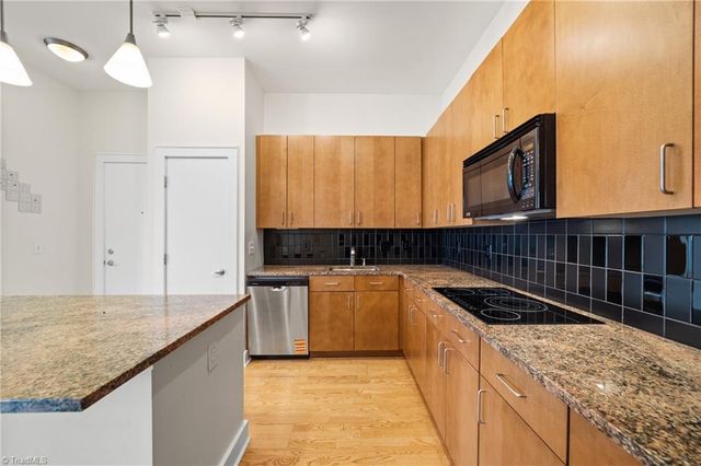 810 W 4th Street 209, Winston-salem, NC 27101
