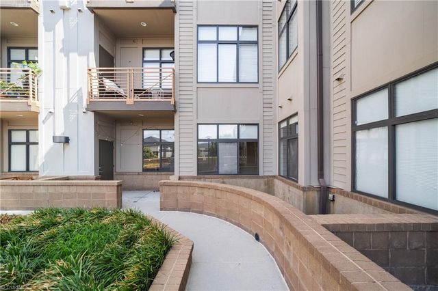 810 W 4th Street 209, Winston-salem, NC 27101
