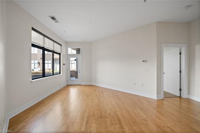 810 W 4th Street 209, Winston-salem, NC 27101