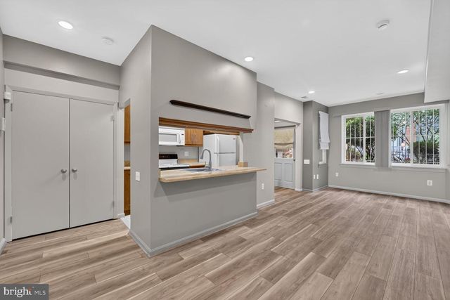 1233 S ST NW, Washington, DC 20009