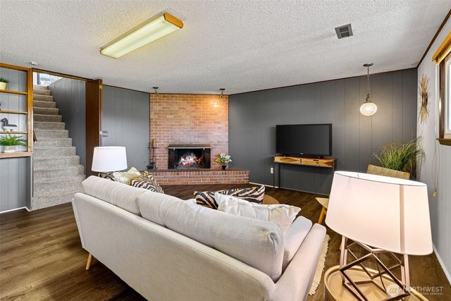 19237 35th Avenue S, Seatac, WA 98188