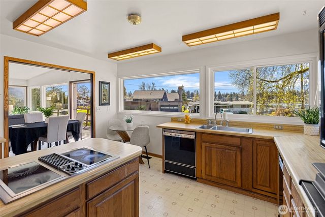 19237 35th Avenue S, Seatac, WA 98188