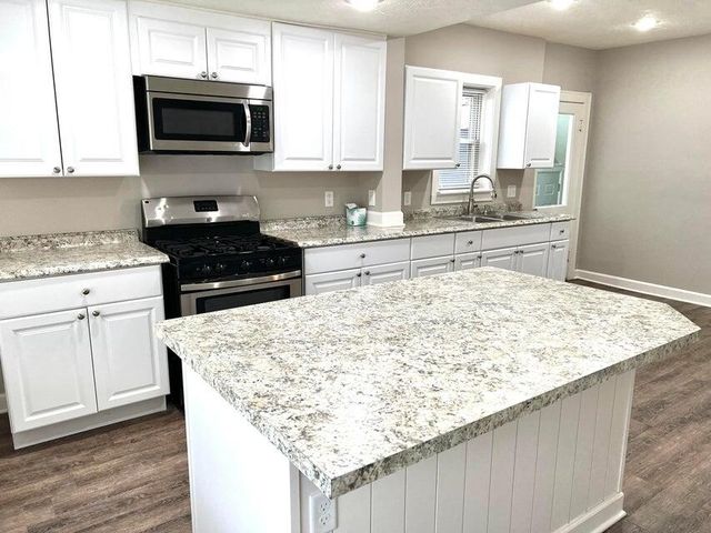 401 Monroe Avenue, Muskegon, MI 49441