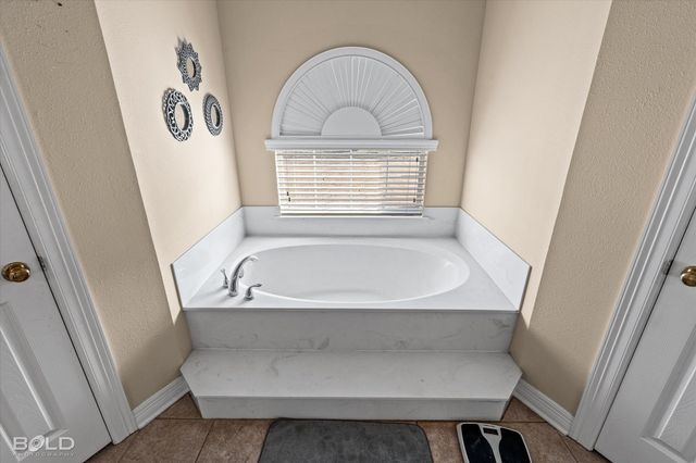 218 Ridgefield Drive, Bossier City, LA 71111