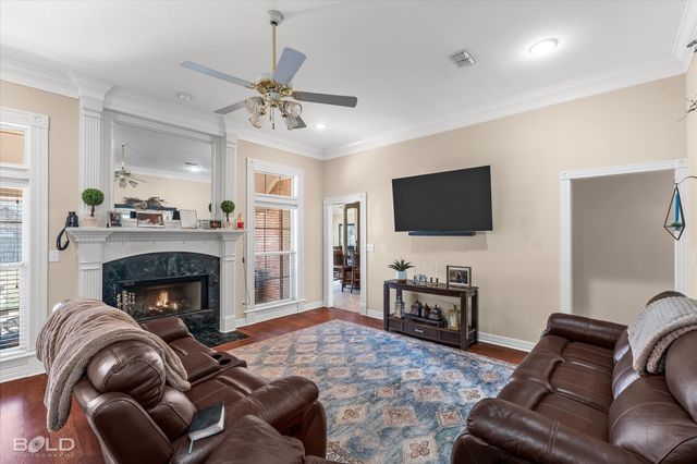 218 Ridgefield Drive, Bossier City, LA 71111