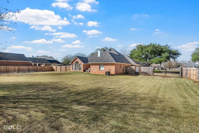 218 Ridgefield Drive, Bossier City, LA 71111