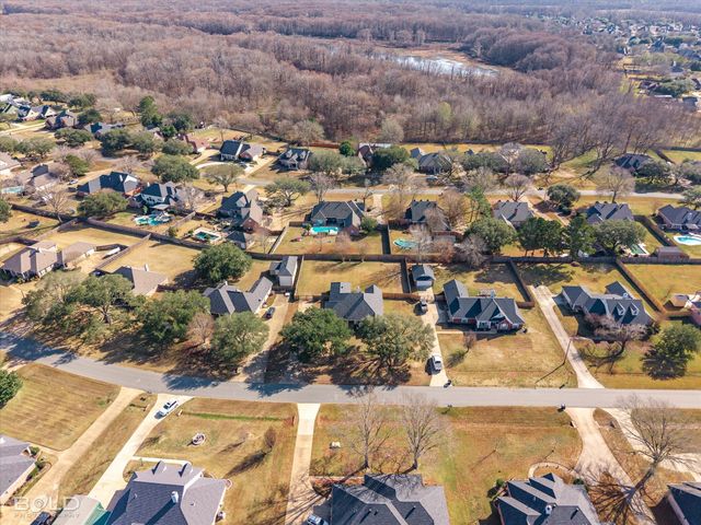 218 Ridgefield Drive, Bossier City, LA 71111