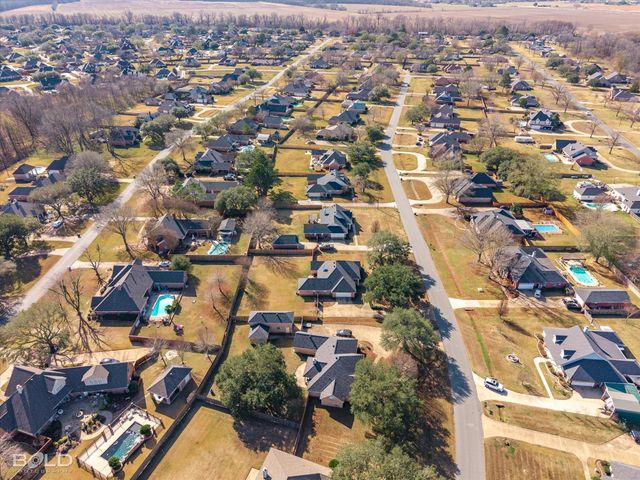 218 Ridgefield Drive, Bossier City, LA 71111