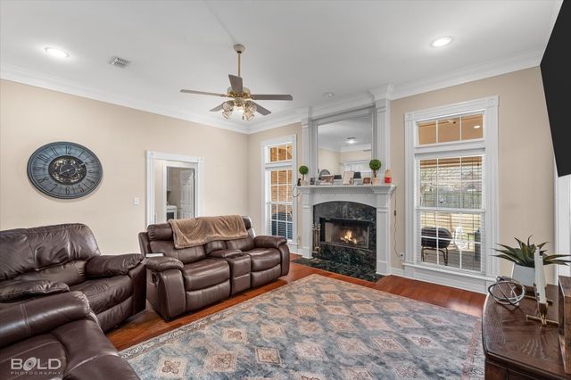 218 Ridgefield Drive, Bossier City, LA 71111