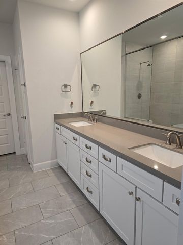 2808 Grand Fountains Drive D, Houston, TX 77054