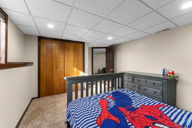 6045 W Jordan Ct Court, Sioux Falls, SD 57106