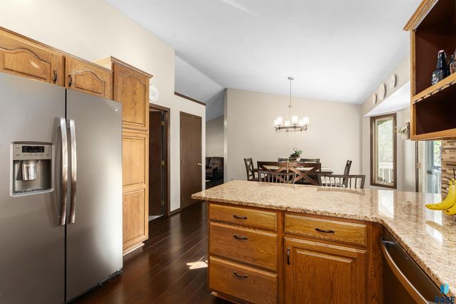 6045 W Jordan Ct Court, Sioux Falls, SD 57106