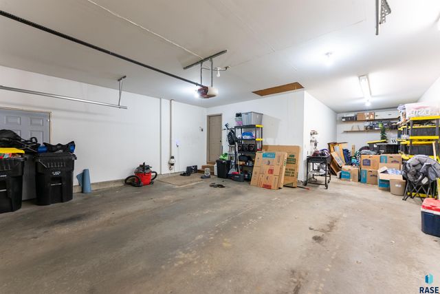 6045 W Jordan Ct Court, Sioux Falls, SD 57106