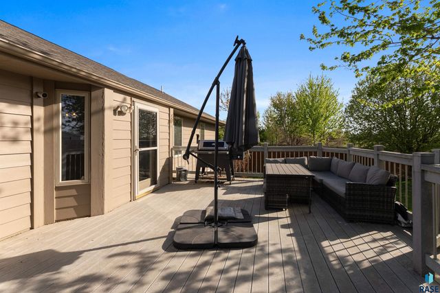 6045 W Jordan Ct Court, Sioux Falls, SD 57106