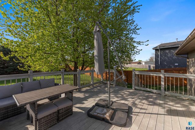6045 W Jordan Ct Court, Sioux Falls, SD 57106