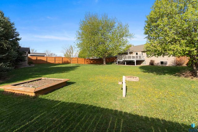 6045 W Jordan Ct Court, Sioux Falls, SD 57106