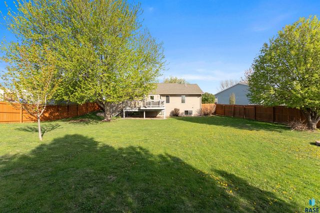 6045 W Jordan Ct Court, Sioux Falls, SD 57106