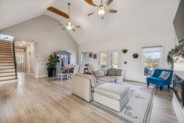 1005 Hickory Point Rd, Clarksville, TN 37043