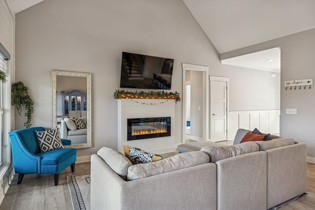 1005 Hickory Point Rd, Clarksville, TN 37043